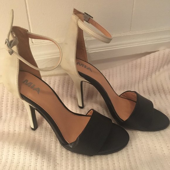 MIA Black and White Stilettos - Picture 3 of 5